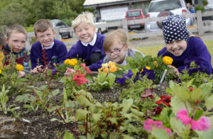  Final day of the Seed to Supper project fpr pupls of lundavra School as they examine some of the flower beds they planted. Picture iain Ferguson, alba.photos IF F26 LUNDAVRA SCHOOL FLOWER BEDS